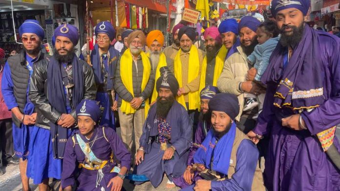 गुरु गोबिन्द सिंह साहिब के 359वें पावन प्रकाश पर्व पर गुरुबानी गायन से द्रोण नगरी गूंज उठी