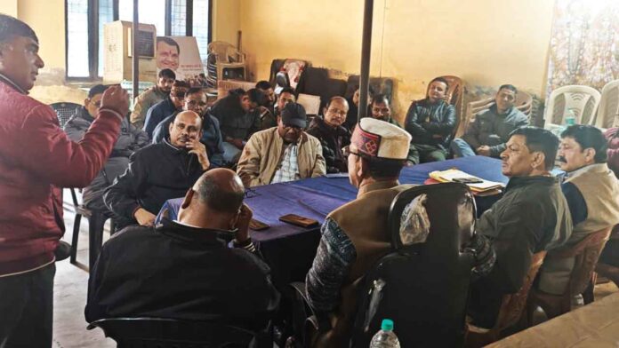 राज्य निगम कर्मचारियों का फूटा गुस्सा, सरकार को दी आंदोलन की चेतावनी