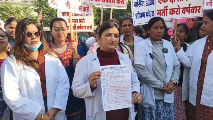 बेरोजगार नर्सिंग अधिकारियों का सीएम को ‘खून से लिखा पत्र