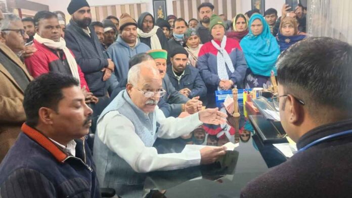 गोल्डन कार्ड से इलाज दिलाने में नाकाम हो चुके स्वास्थ्य मंत्री : रघुनाथ नेगी