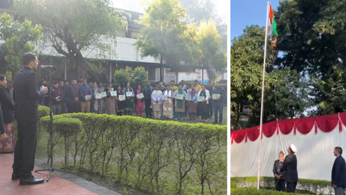 गणतंत्र दिवस पर जिलाधिकारी सविन बंसल ने कलेक्ट्रेट परिसर में किया ध्वजारोहण