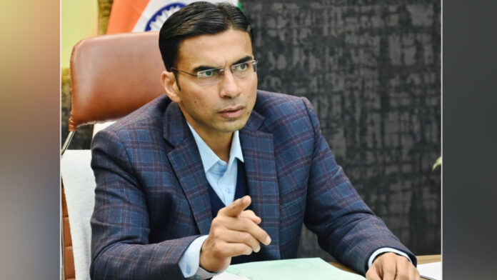 आदतन अपराधी दिव्यकांत लखेड़ा को डीएम ने किया जिला बदर