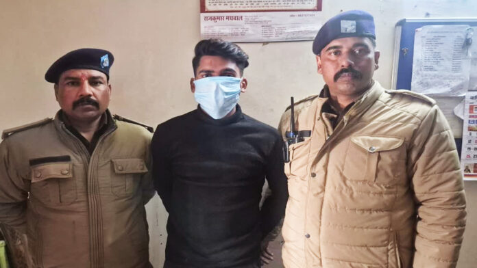 मच्छी बाजार में युवती का गला रेतने वाला गिरफ्तार