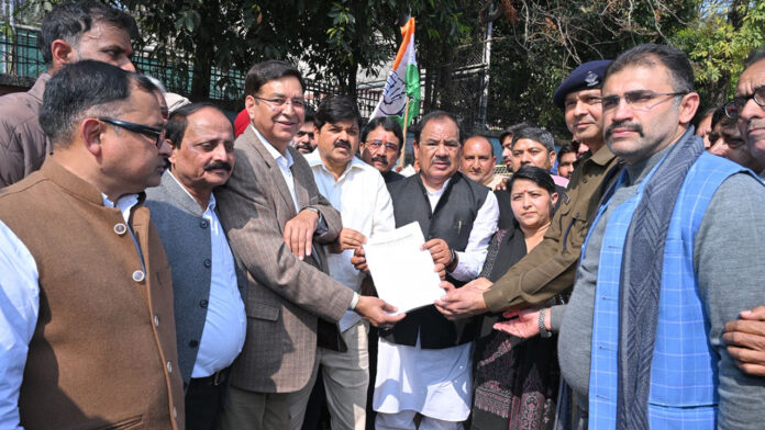 कांग्रेसियों ने किया पुलिस मुख्यालय कूच