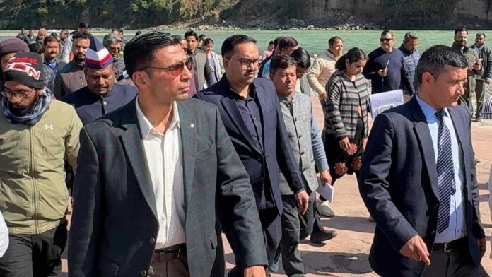 डीएम की कार्यवाही, ढालवाला नाले में प्रवाहित हो रहा 14 भवनों का ग्रे वाटर बंद