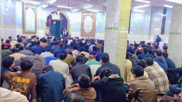 ईरान में फंसे अपनों की सलामती की दुआ, परिजन बेहाल