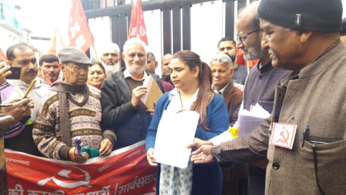 दून में सीपीआई एम ने किया जोरदार प्रदर्शन