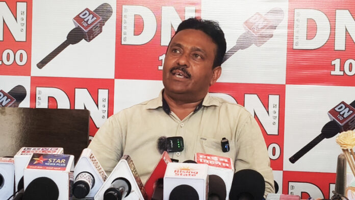 पत्रकार ने लगाया जान से मारने की धमकी देने का आरोप