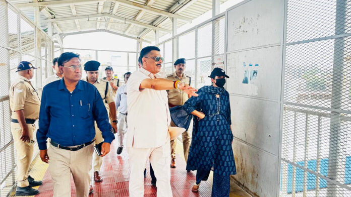 कुंभ मेला-2027 की तैयारी : मेला अधिकारी ने ज्वालापुर रेलवे स्टेशन सहित घाटों एवं सड़कों का किया निरीक्षण
