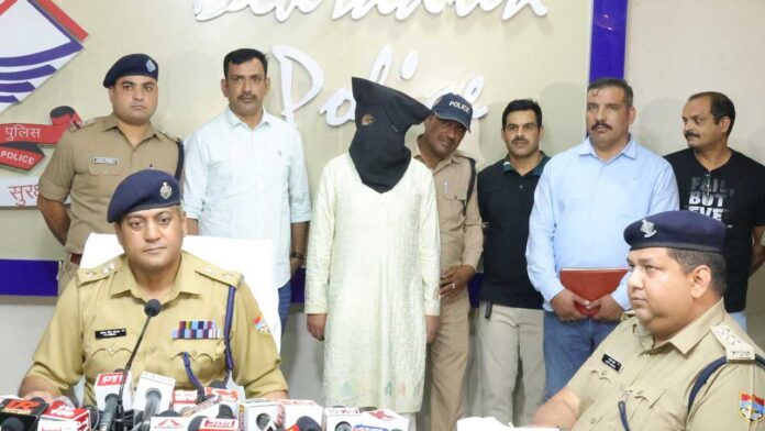जादू टोने के नाम पर 65 तोला सोना ठगी करने वाले पाखंडी बाबा गिरफ्तार