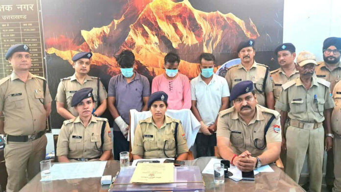 नकली नोट छापने वाले गिरोह का पर्दाफाश