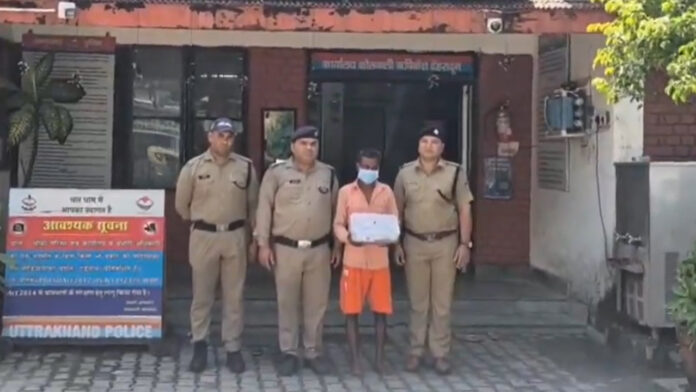 ठेले वाला निकला चोर, लाखों के जेवरात व नगदी के साथ गिरफ्तार